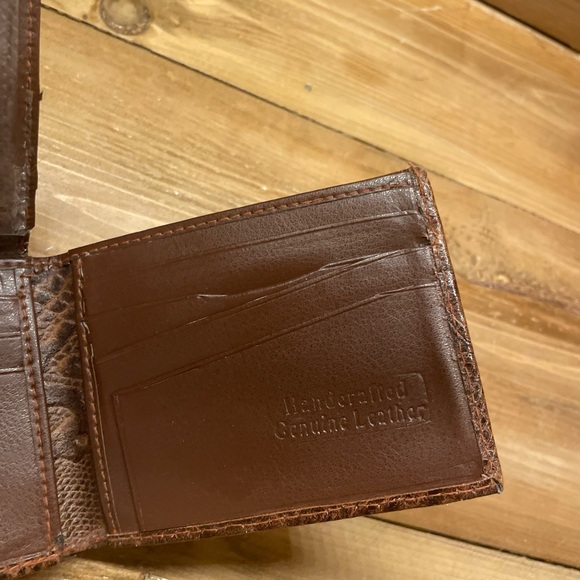 Handcraft Leather Men’s Brown Wallet - Picture 6 of 12